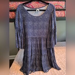 Mudd Navy and White Mosaic Patterned Scoop Neck Tunic